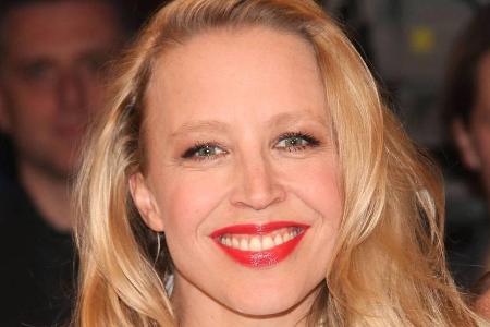 Die charmante Nina Proll ist auch ein gern gesehener Gast in Talkshows