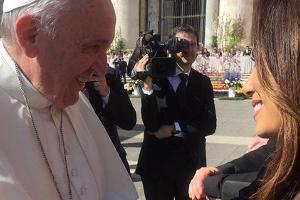 Eva Longoria freut sich über die Begegnung mit Papst Franziskus in Rom