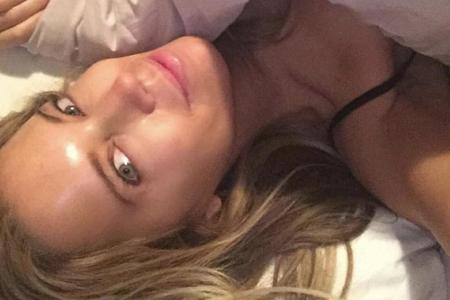 Weihnachten ließ es sich auch Sylvie Meis nicht nehmen, ein Bett-Bild mit ihren Fans zu teilen. Natürlichkeit ist auch hier ...