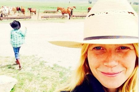 Gwyneth Paltrow besuchte mit ihrer Familie eine Ranch. Die Schauspielerin passte dabei nicht nur ihr Outfit an das Landleben...