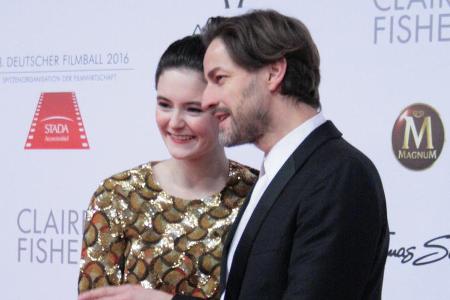 Beim Filmdreh und auf dem roten Teppich des Deutschen Filmballs ein gutes Team: Schauspielerin Lea van Acken und Regisseur H...