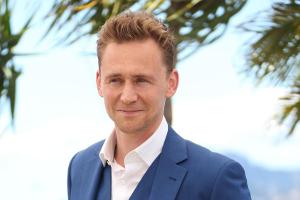 Tom Hiddleston befeuert "Bond"-Gerüchte
