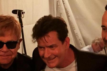 Elton John freute sich auf seiner Oscar-Party über Charlie Sheen