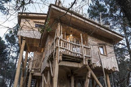 Baumhaus im Park Le Bois aux Daims