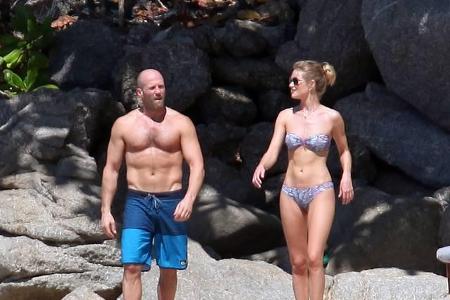 ...und unternahmen lange Spaziergänge am Strand. Ob Jason seiner Rosie womöglich sogar im Urlaub einen Antrag gemacht hat? D...