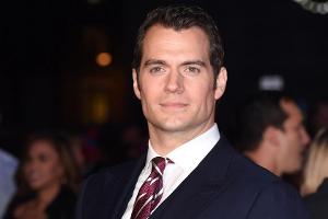 Henry Cavill meldet sich als "James Bond" an
