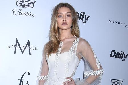 Gigi Hadid war in ihrem transparenten Kleid der Hingucker des Abends