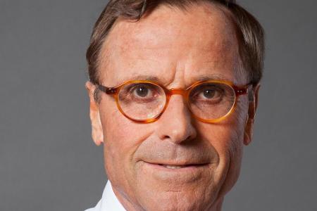 Dr. med. Ulrich Strunz nimmt in seinem neuen Buch das Blut unter die Lupe