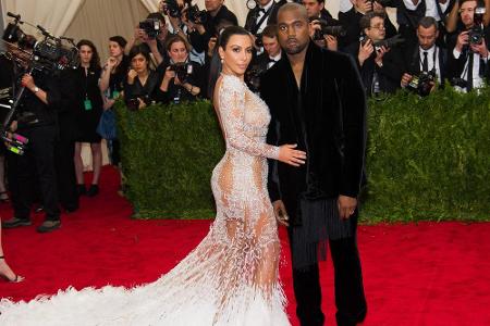 Kim ist zum 3. Mal verheiratet, ihre erste Ehe, die sie mit 19 einging, hielt drei Jahre, Nummer zwei - mit NBA-Star Kris Hu...