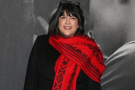 E.L. James spendet Bücher für den guten Zweck