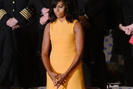 Michelle Obama glänzt in einem Kleid von Narciso Rodriguez Michelle Obama glänzt in einem Kleid von Narciso Rodriguez
