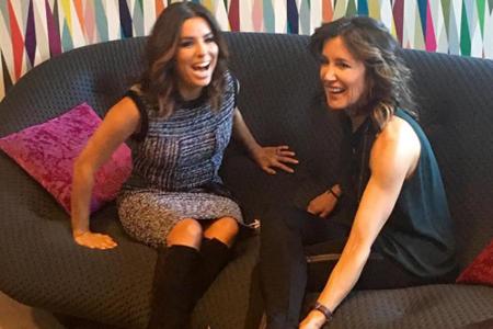 Eva Longoria (li.) und Felicity Huffman - mit neuer dunkler Haarpracht - scheinen sich immer noch blendend zu verstehen Eva Longoria (li.) und Felicity Huffman - mit neuer dunkler Haarpracht - scheinen sich immer noch blendend zu verstehen