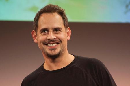 Moritz Bleibtreu beweist nicht nur auf der Leinwand gerne sein Talent, sondern auch in der Küche Moritz Bleibtreu beweist nicht nur auf der Leinwand gerne sein Talent, sondern auch in der Küche