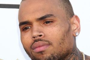 Hat Chris Brown erneut eine Frau geschlagen?