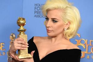 Faible für Trophäen: Lady Gaga hat gerade erst einen Golden Globe gewonnen - nun ist sie für einen Oscar nominiert