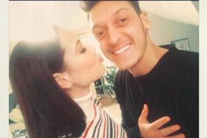 Mandy Capristo und Mesut Özil: Süßes Liebes-Selfie