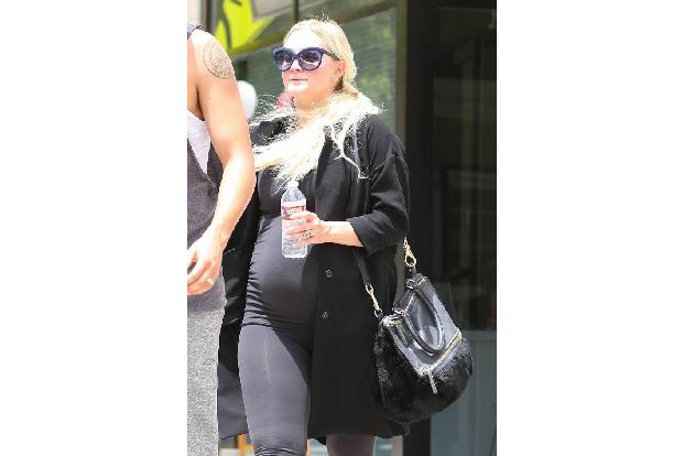 ...Zustand sein. Der berühmte Mommyglow ist bestimmt vorhanden - aber für Ashlee Simpson dürfte aktuell jeder Schritt einer ...