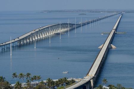 Traumstraßen: Alte und neue Seven Miles Bridge in den Keys