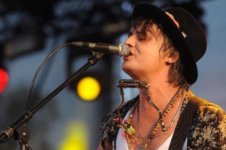 Pete Doherty bei einem Festivalauftritt in Tschechien