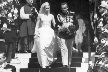 Es war die Hochzeit des Jahrhunderts: Hollywood-Star Grace Kelly heiratet Fürst Rainier von Monaco Es war die Hochzeit des Jahrhunderts: Hollywood-Star Grace Kelly heiratet Fürst Rainier von Monaco