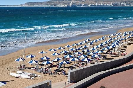 Agadir mit seinen kilometerlangen Sandständen bietet Urlaubsfeeling pur