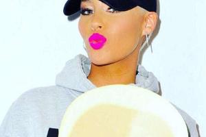Amber Rose bringt eigene Emojis auf den Markt