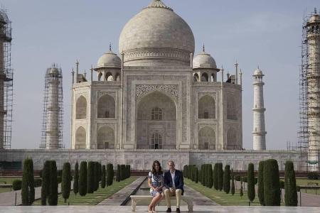 Herzogin Kate und Prinz William vor dem Taj Mahal