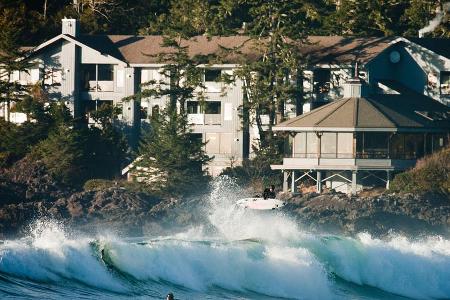 Vor dem Wickaninnish Inn liegt ein ganzjähriges Surferparadies