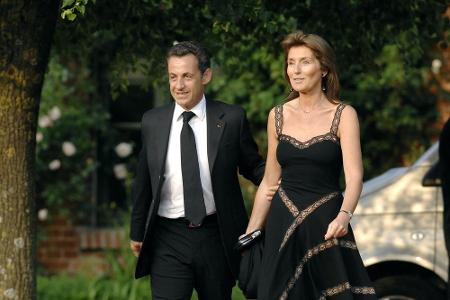 Auch wenn man sich aufgrund des Glamour-Faktors seiner jetzigen Ehe mit Sängerin Carla Bruni kaum noch daran erinnert: Aber ...