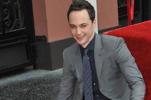 Jim Parsons: "The Big Bang Theory"-Star in Hexen-Komödie "Man-Witch"?