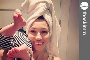 So sieht ihr Alltag aus: Jessica Biel zeigt sich mit Baby Silas
