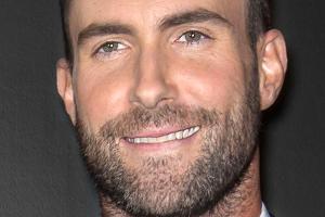 Der ganze Rücken: Hier zeigt Adam Levine sein neues Tattoo