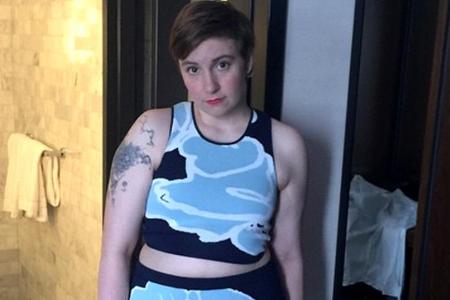 Lena Dunham (29) zeigt derweil auf Instagram eindrucksvoll, dass Frau für den Bauchfrei-Trend auch keine Modelmaße messen mu...