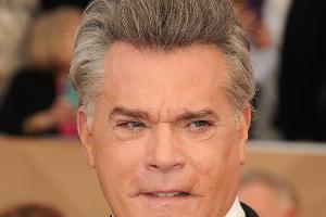 Hat sich Ray Liotta liften lassen?