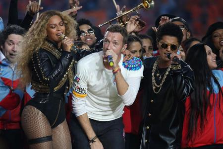 Passte nicht so recht ins Bild und bekam dafür Spott auf Twitter und Co.: Chris Martin Passte nicht so recht ins Bild und bekam dafür Spott auf Twitter und Co.: Chris Martin