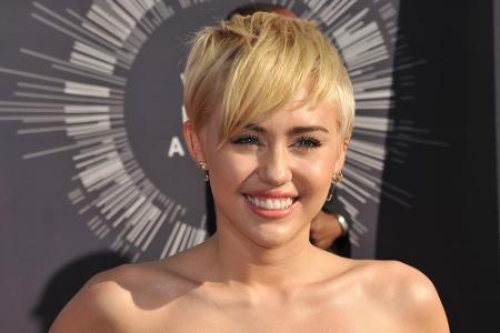 Eine offizielle Bestätigung für das Liebescomeback zwischen Miley Cyrus und Liam Hemsworth gibt es immer noch nicht. Doch di... Eine offizielle Bestätigung für das Liebescomeback zwischen Miley Cyrus und Liam Hemsworth gibt es immer noch nicht. Doch di...