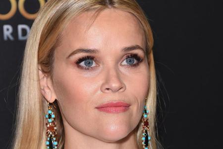 Reese Witherspoon steht bei der Oscar-Verleihung auf der Bühne