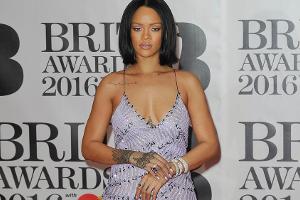 Rihanna bei den Brit Awards: Von der Lady zur heißen Nummer