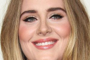Brit Awards: Adele nutzt Triumph, um Kesha zu unterstützen