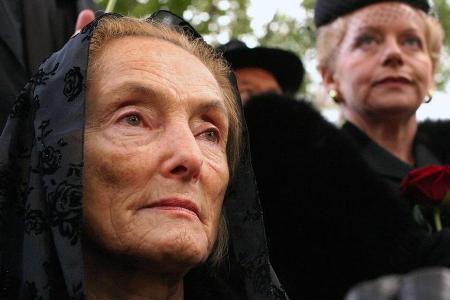 Auch wenn sie oft die Rolle der vom Leben gezeichneten Matriarchin spielt: Erni Mangold steckt voller Lebensenergie Auch wenn sie oft die Rolle der vom Leben gezeichneten Matriarchin spielt: Erni Mangold steckt voller Lebensenergie