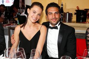 Welcher Fan-Rummel? Elyas M'Bareks Freundin bleibt ganz gelassen!