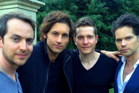 Die Jungs der Life and Death Brigade sind auch am Start. Rory lehnte in der letzten Folge der siebten Staffel Logans (Matt C...
