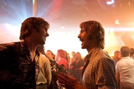 Der junge Jake (Blake Jenner, l.) kann sich nach der High School für eine angesehene College-Baseball-Mannschaft empfehlen. ...