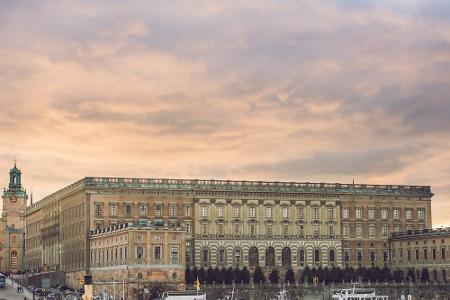 Das königliche Schloss von Stockholm ist eine der größten Attraktionen. Es wurde zwischen 1690 und 1750 erbaut und zählt zu ...
