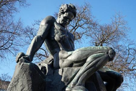 Einer der wichtigsten schwedischen Schriftsteller war Johann August Strindberg (1849-1912). In Stockholm hat der Autor Spure...