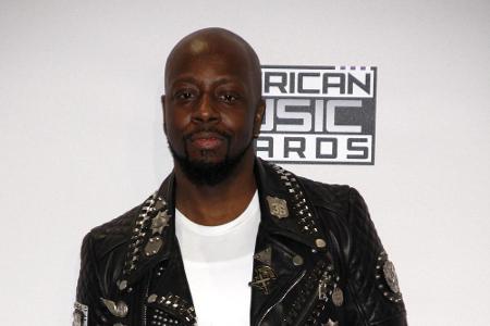 Wyclef Jean (46) gestand, dass er nur vorgibt, schwimmen zu können. Und zwar dann, wenn er mit seiner Tochter im Pool spielt.
