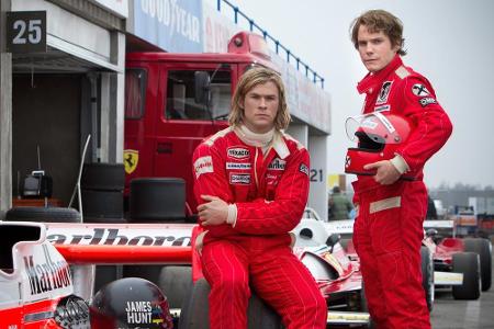 Hunt wurde von Chris Hemsworth (li.), Lauda von Daniel Brühl verkörpert, der sich extra einen österreichischen Akzent antrai...