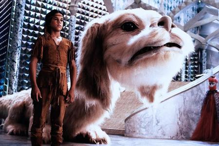 Der Cast wird im Vergleich zum ersten Teil komplett ausgetauscht, auch Atreyu (Kenny Morrison) und die Stimme von Drache Fuc...