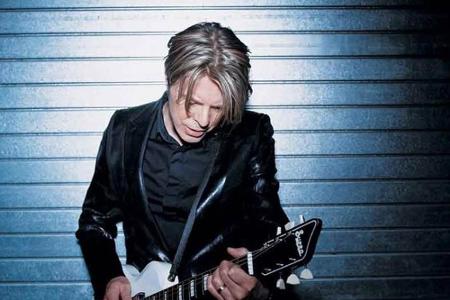 2003 wird Bowie blond und bleibt es auch.