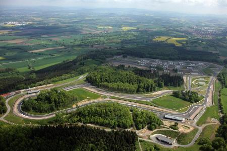 Bilster Berg: Diese schöne Strecke liegt östlich von Paderborn. Ein Besuch mit Selbstfahren kostet mindestens 200 Euro.